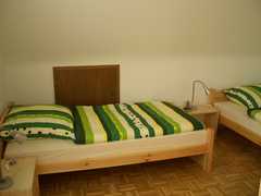 Zimmer 2, Ansicht auf die Schlafgelegenheit